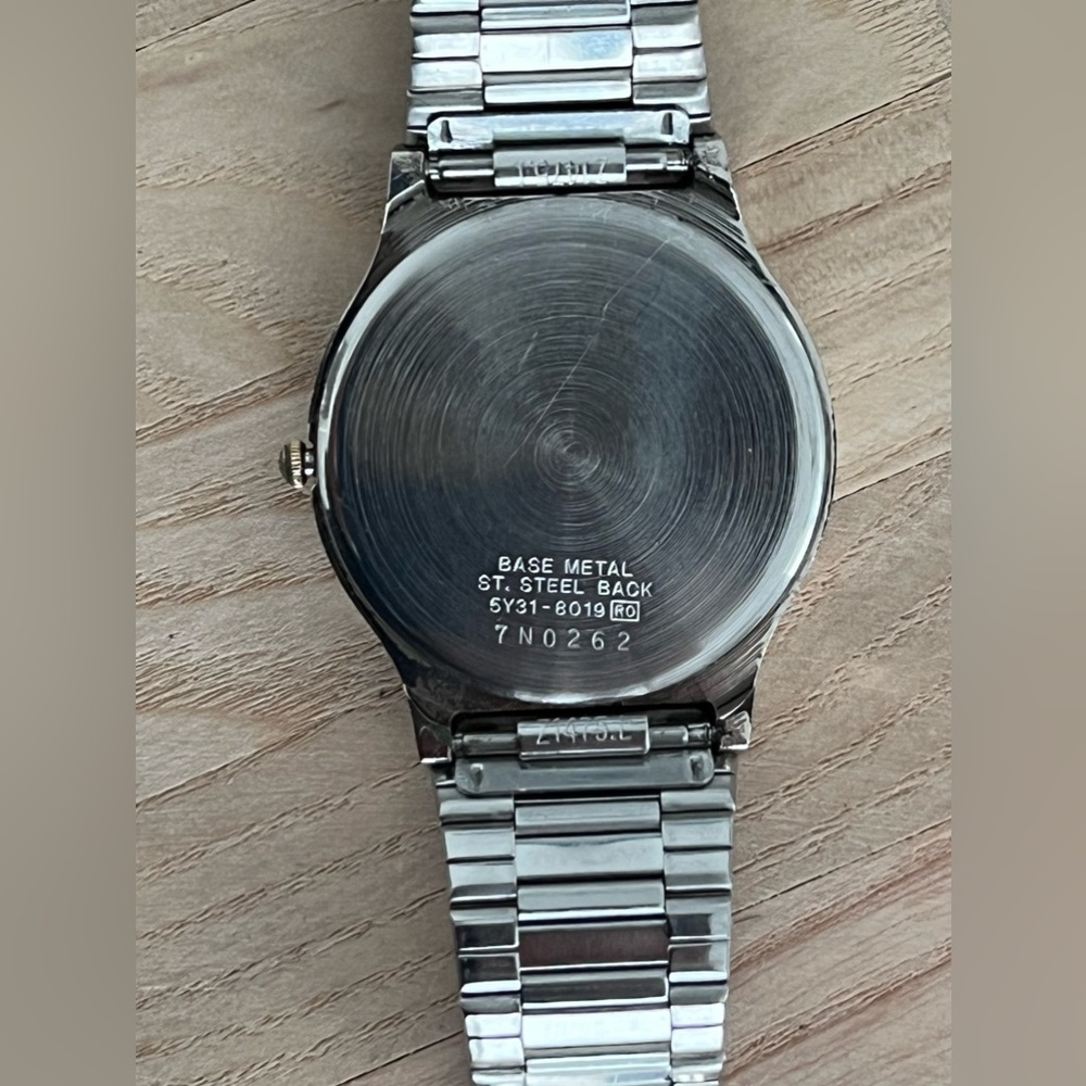 Seiko Men’s Watch Vintage Stainless Adjustable Bracelet Gray and Gold Tone Dial - Picture 10 of 14